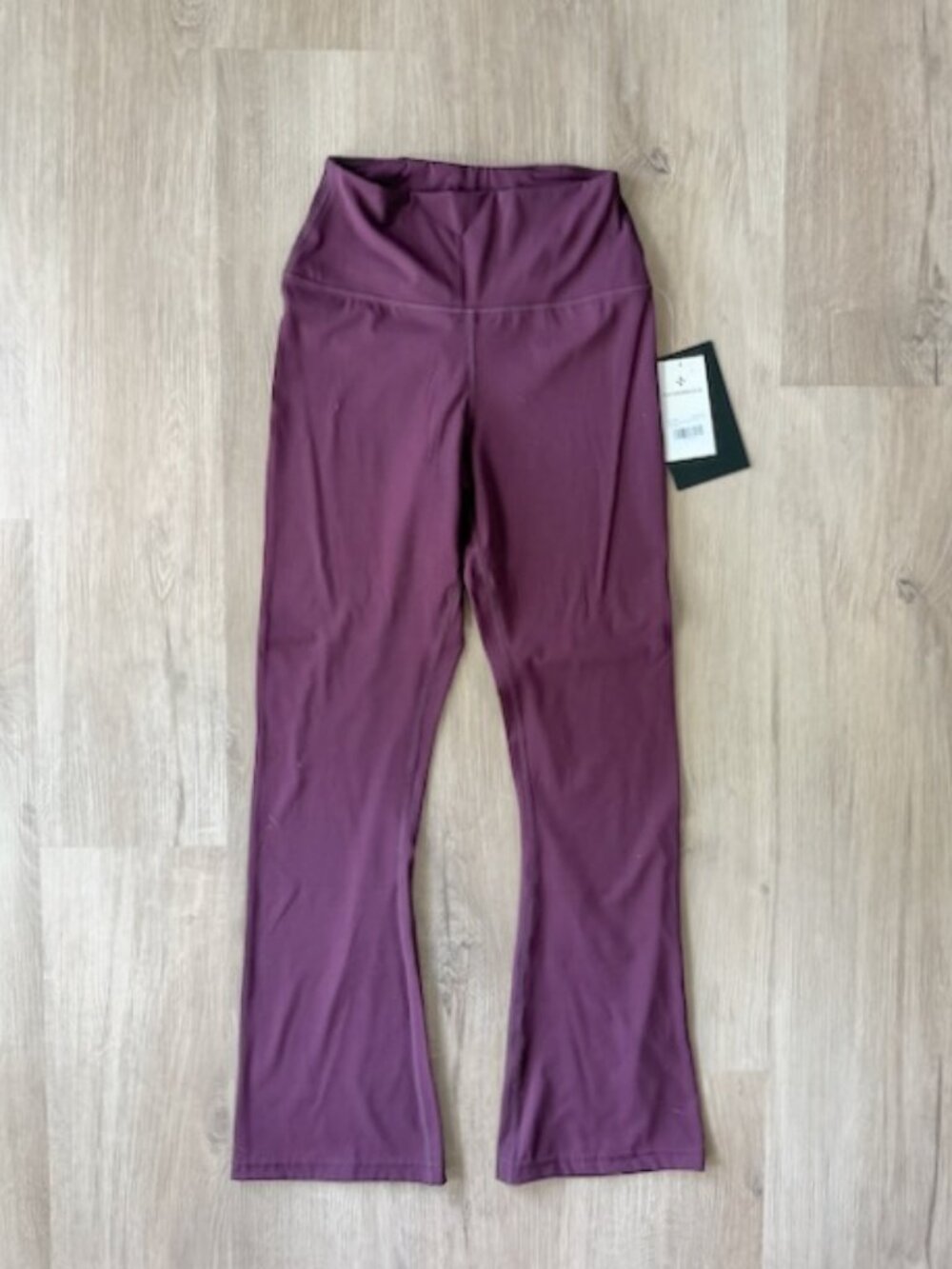 NWT Tuckernuck Millie Yoga Pant Winetasting NWT Sz S